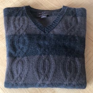 Men’s V-neck Cashmere sweater